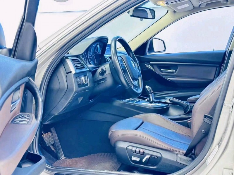 成都19年宝马3系4