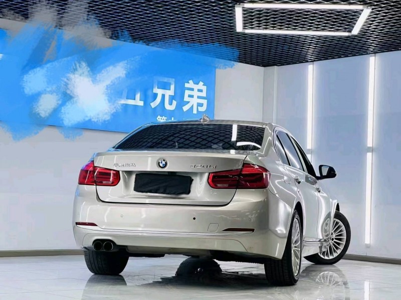 成都19年宝马3系7