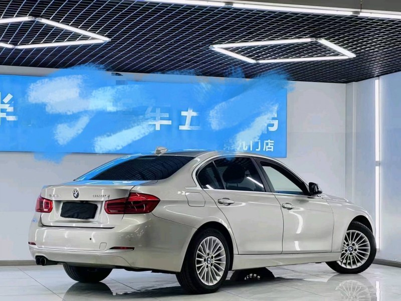 成都19年宝马3系8