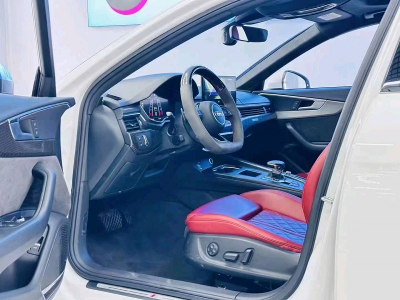 成都21年奥迪A4L5