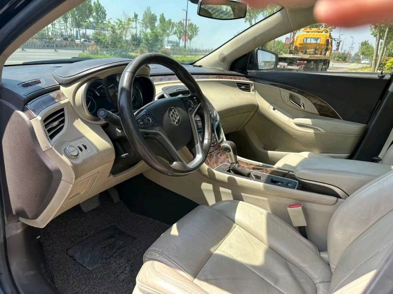 聊城14年别克君越4