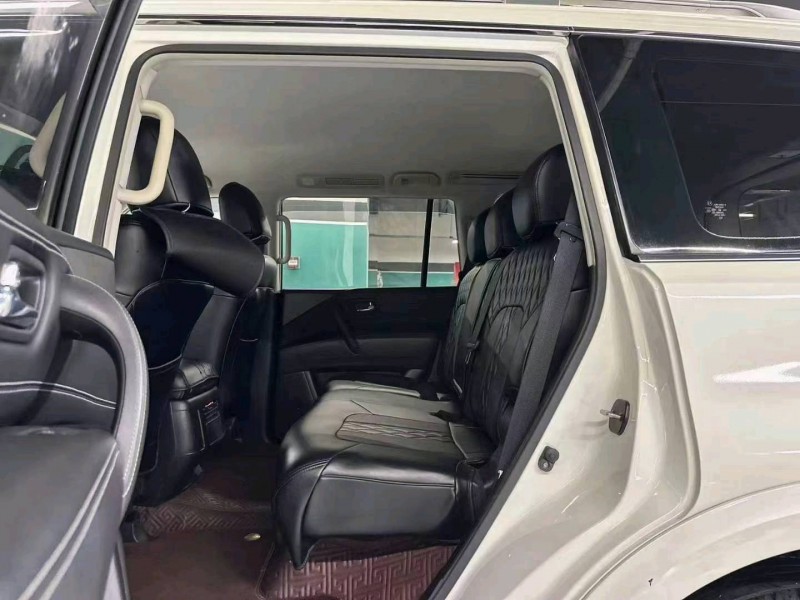 成都19年日产途乐4