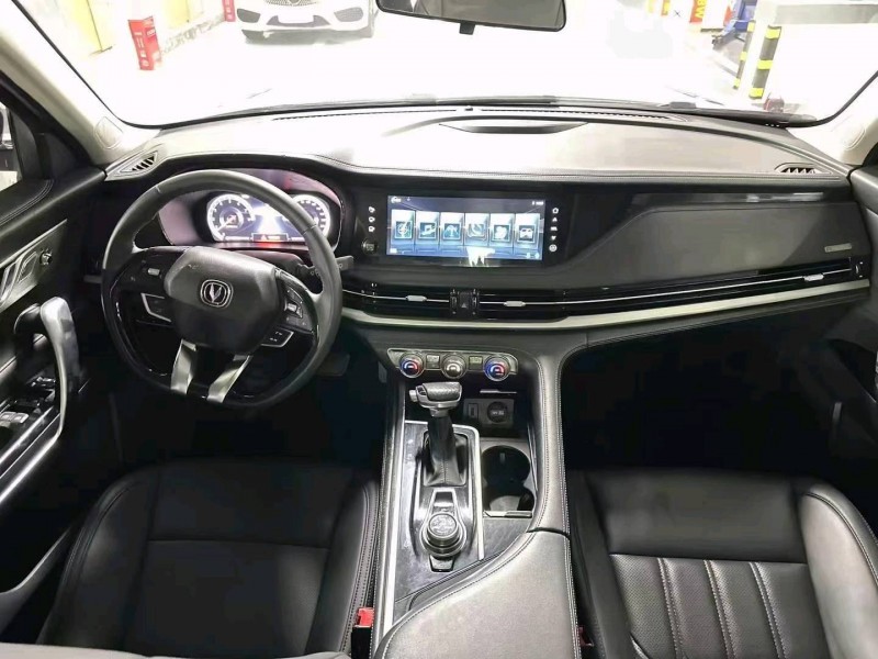 成都19年长安汽车CS955