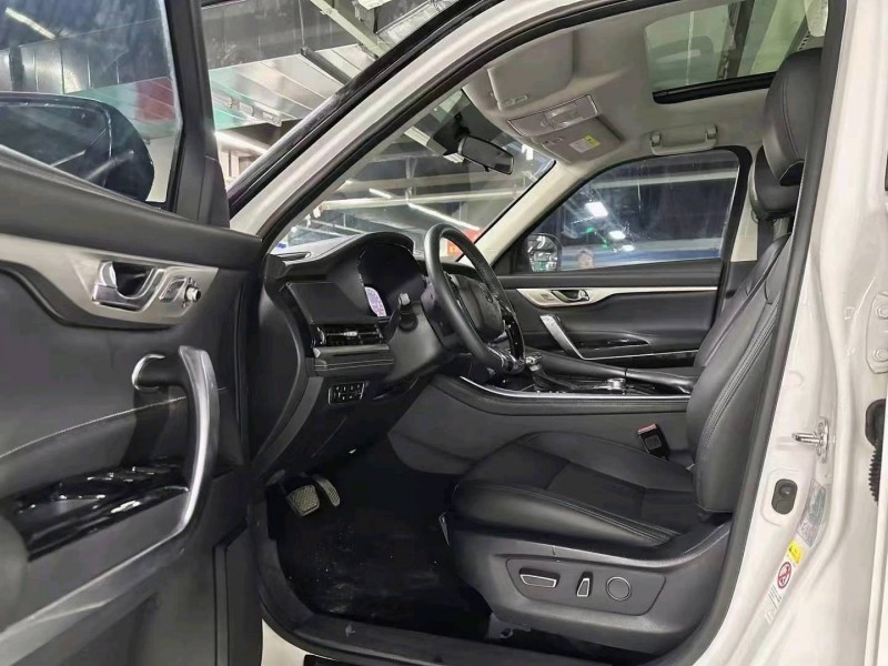 成都19年长安汽车CS956