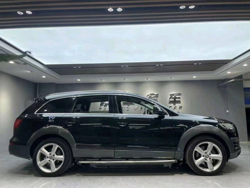 成都15年奥迪Q76