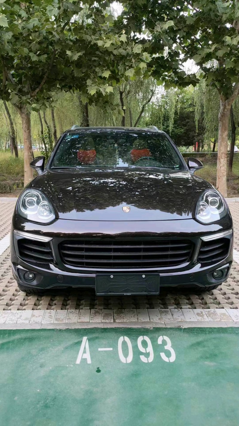 保定15年保时捷卡宴1