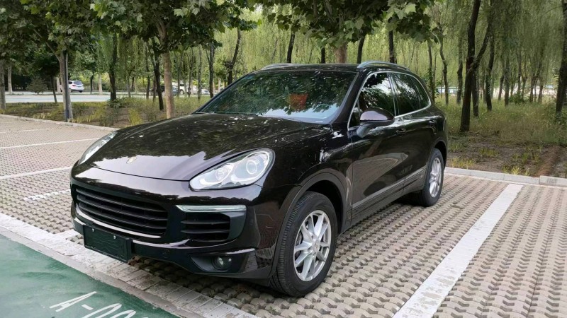 保定15年保时捷卡宴5