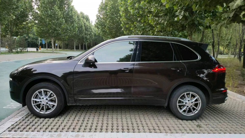 保定15年保时捷卡宴6