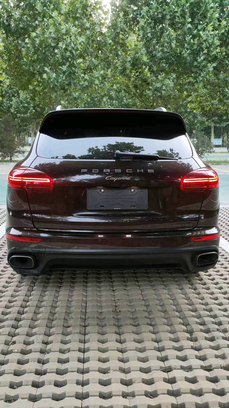 保定15年保时捷卡宴7