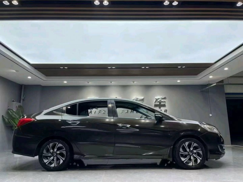 成都16年本田凌派8