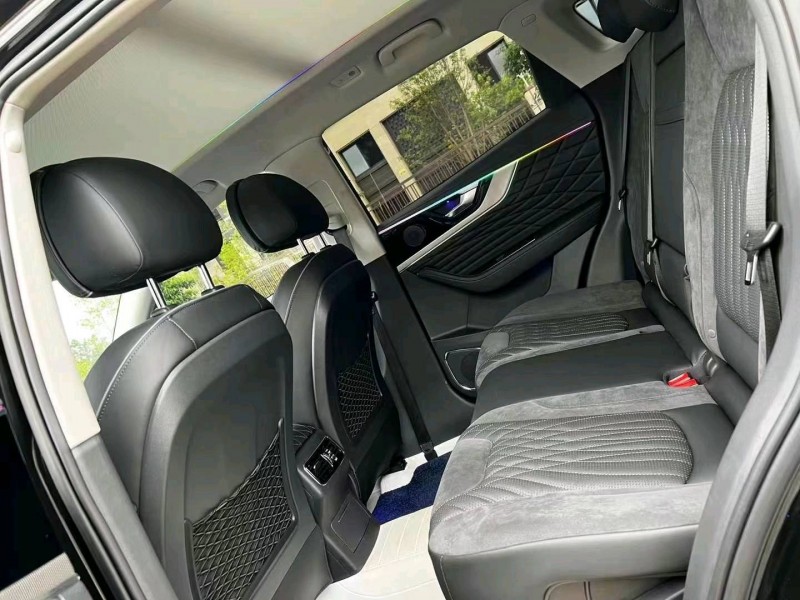 成都23年红旗HS53