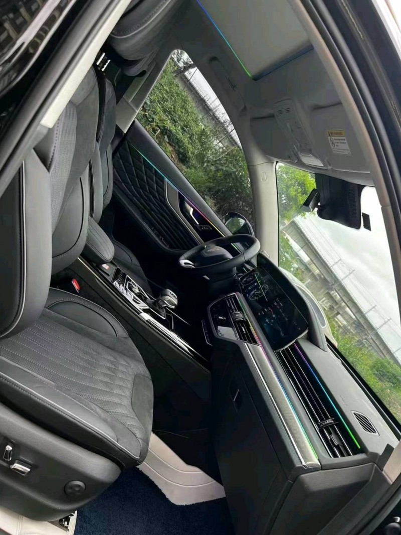 成都23年红旗HS54