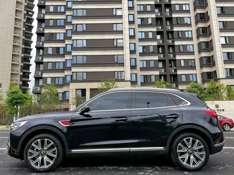 成都23年红旗HS57