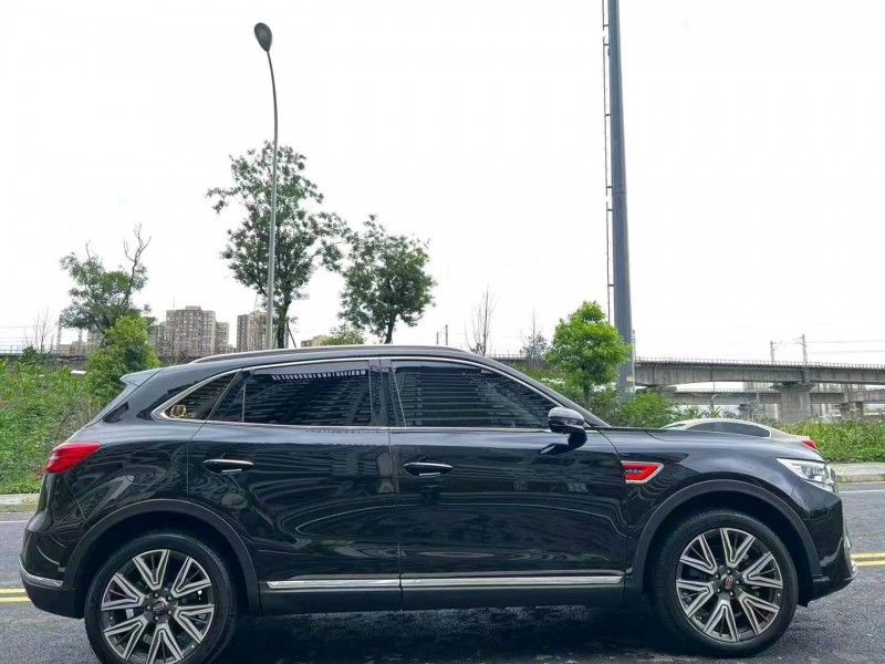 成都23年红旗HS59