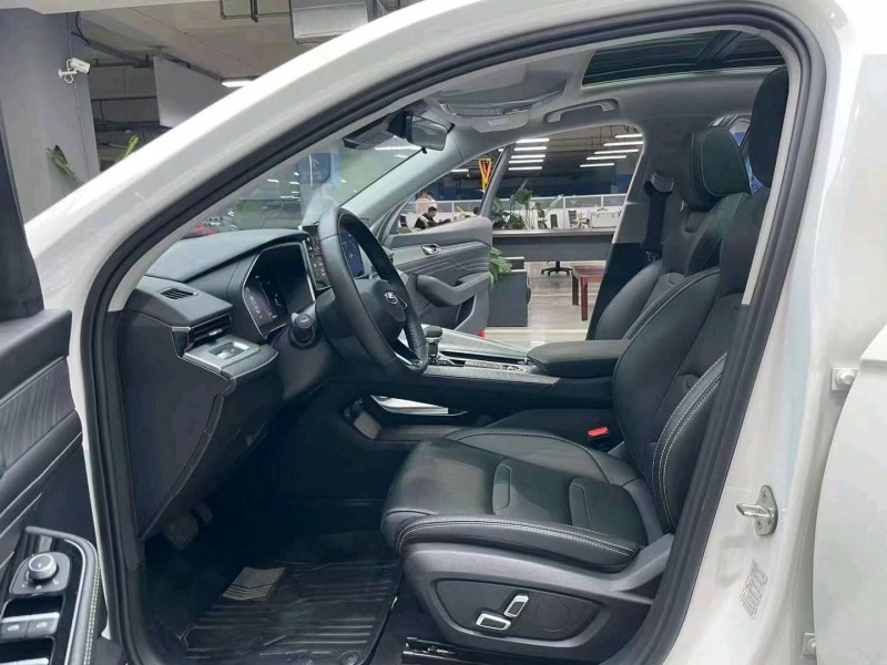 成都23年吉利星瑞3