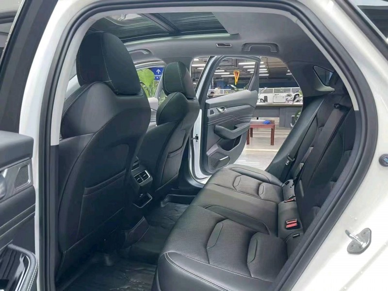 成都23年吉利星瑞4