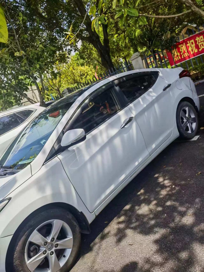 深圳14年现代朗动2