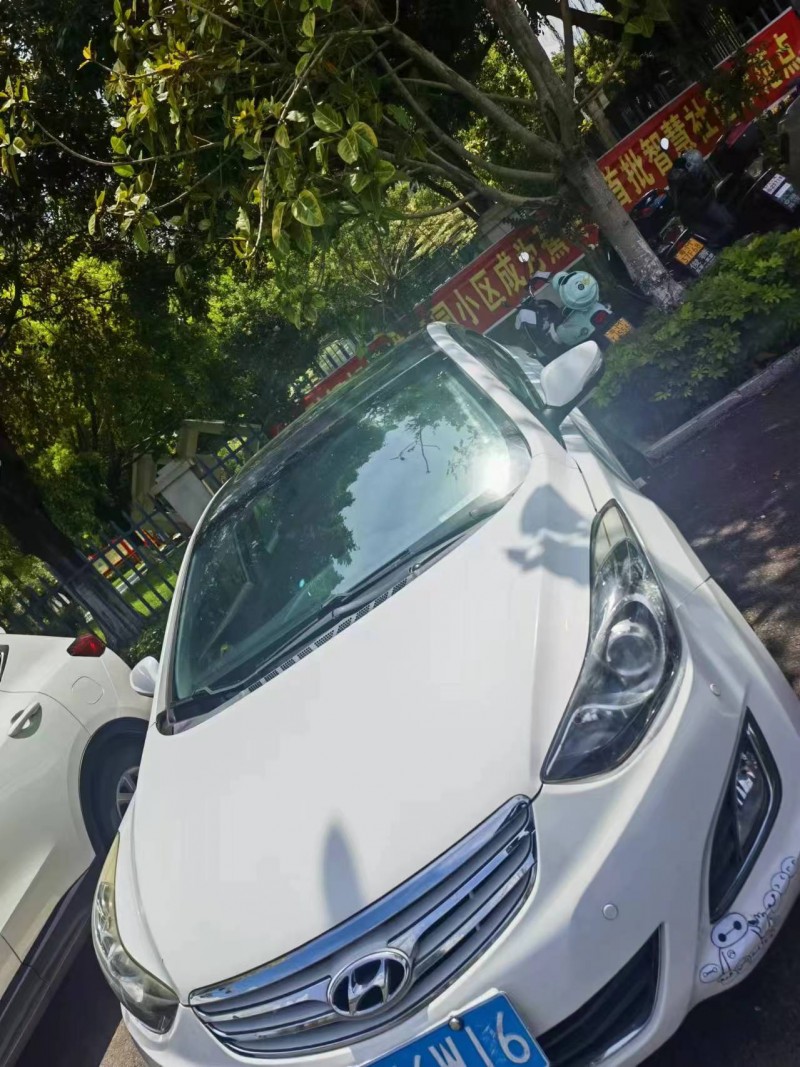 深圳14年现代朗动1