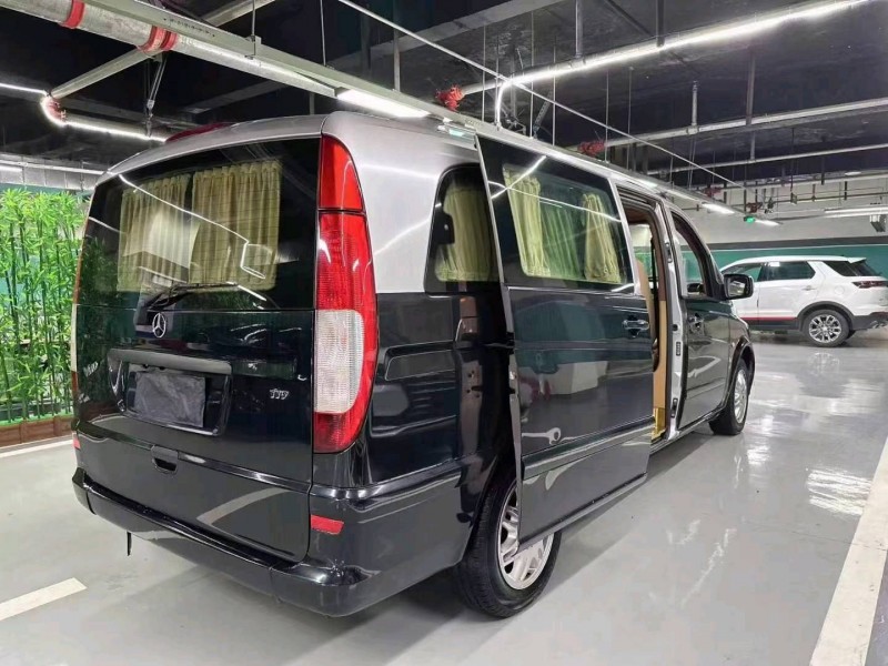 成都13年奔驰威霆6