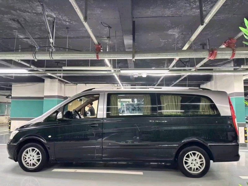 成都13年奔驰威霆9