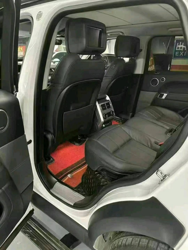 重庆19年路虎揽胜8