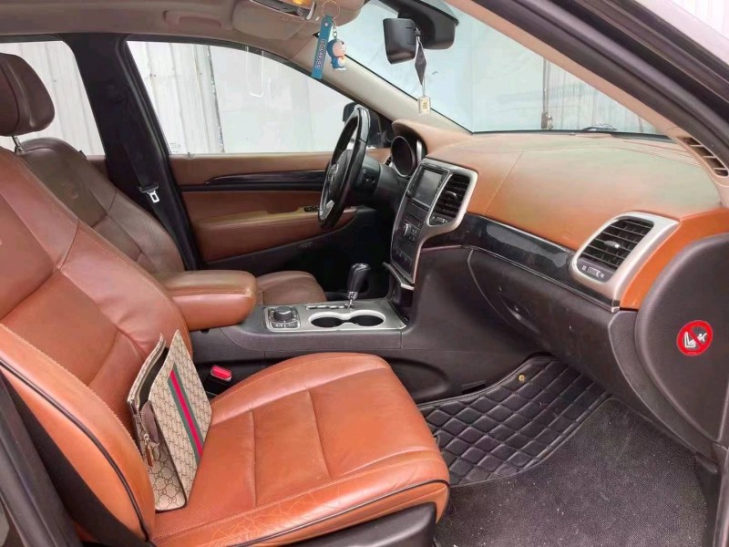 东营13年Jeep大切诺基5