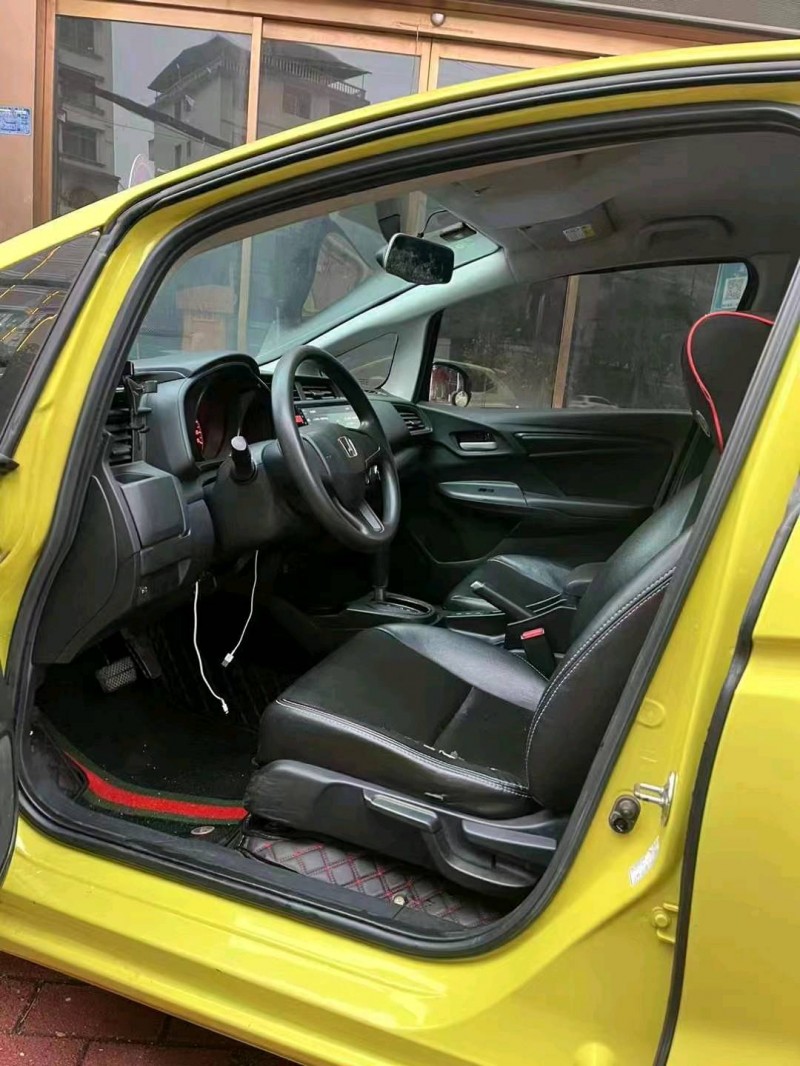 邢台18年本田飞度8