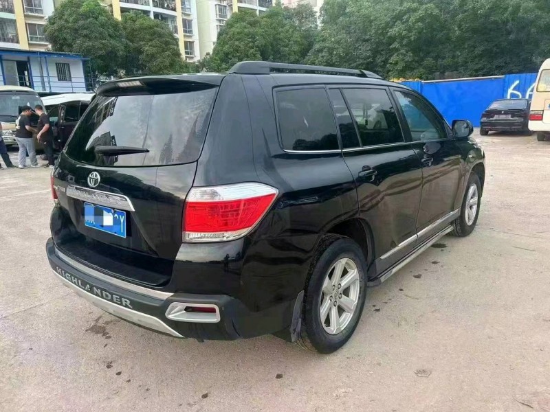 保定13年丰田汉兰达3