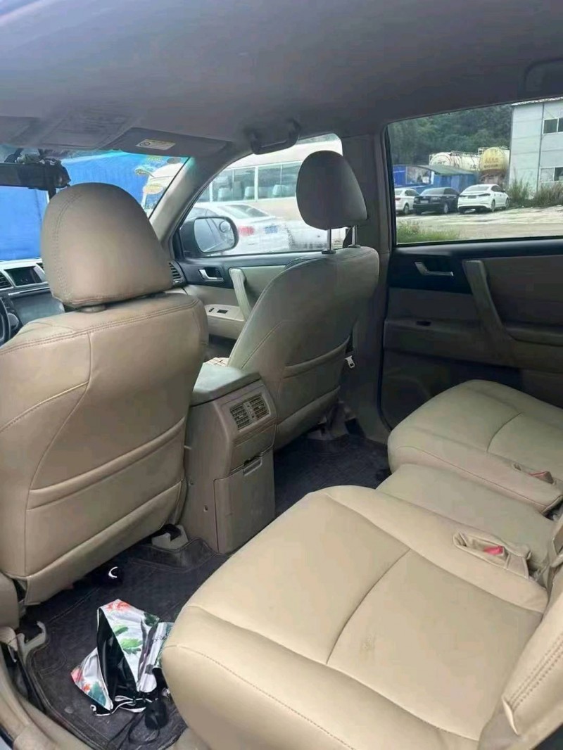 保定13年丰田汉兰达6