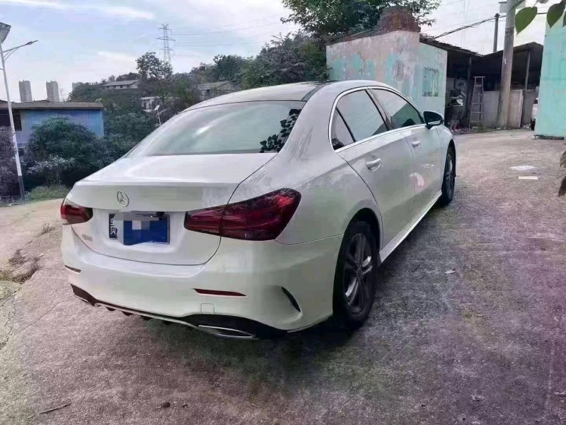 东营23年奔驰A3