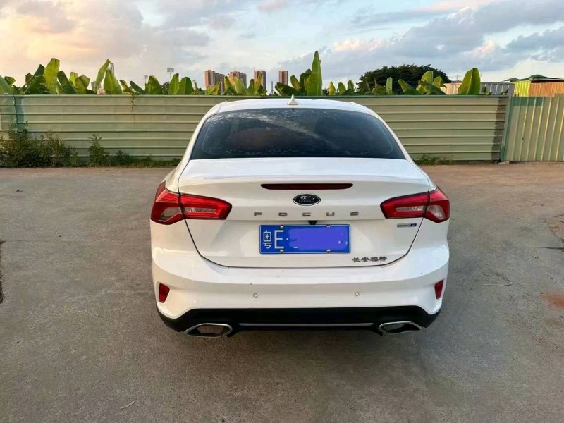 佛山21年福特福克斯5