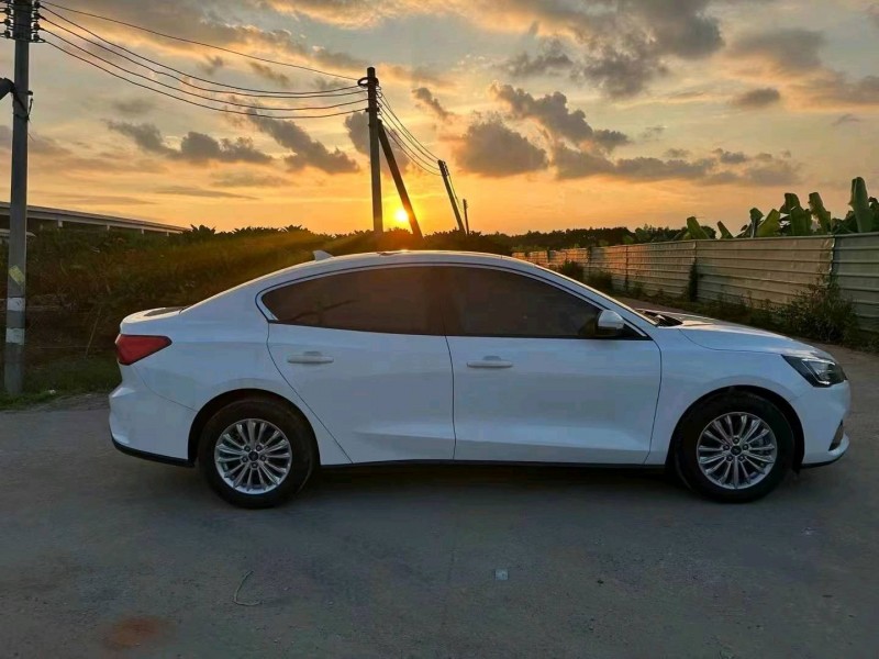 佛山21年福特福克斯6