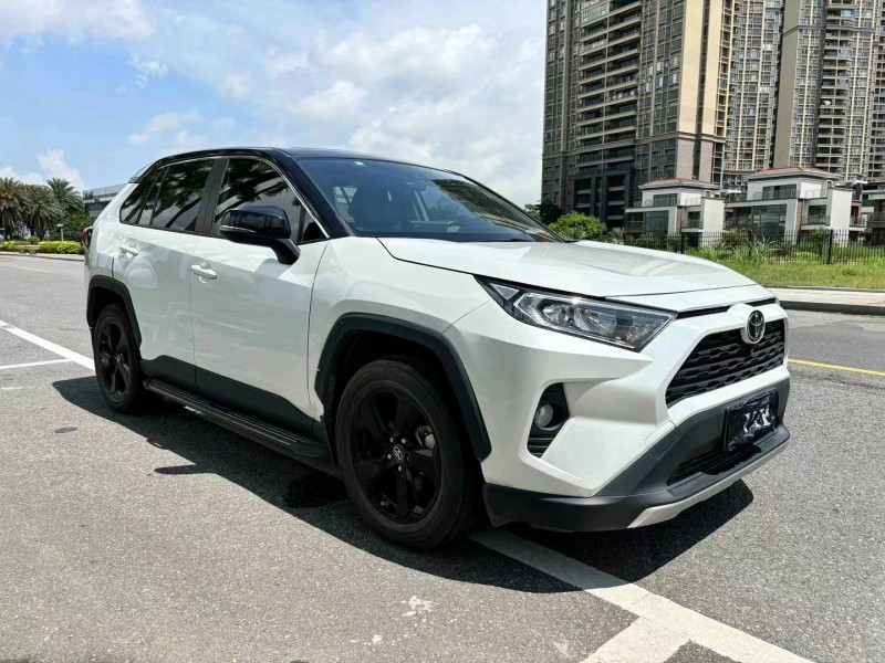 佛山22年丰田RAV42