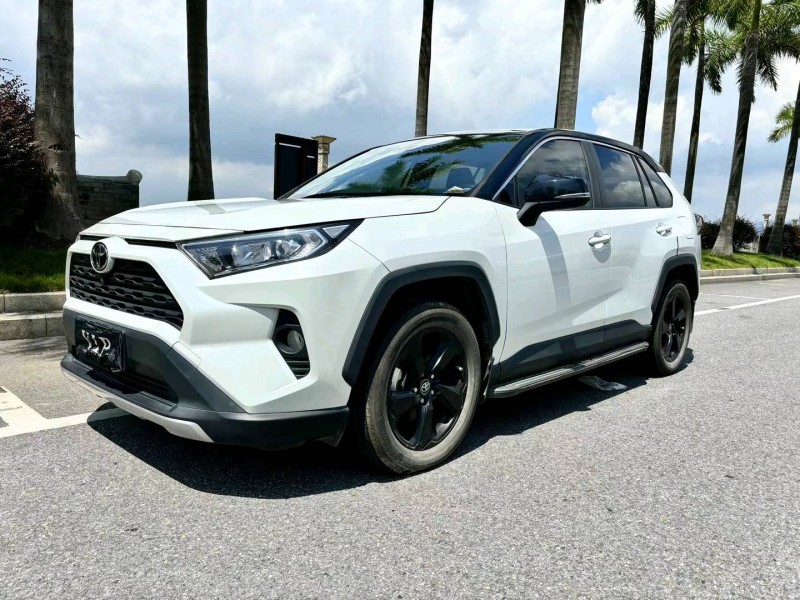 佛山22年丰田RAV43