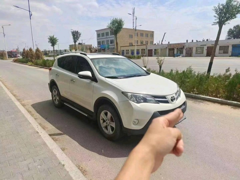 珠海14年豐田RAV4榮放1
