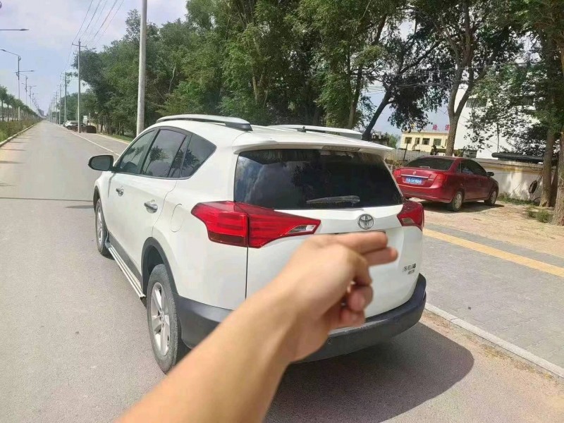 珠海14年豐田RAV4榮放5