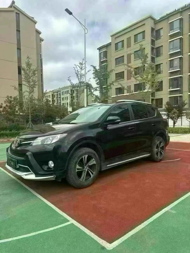 青岛15年丰田RAV42