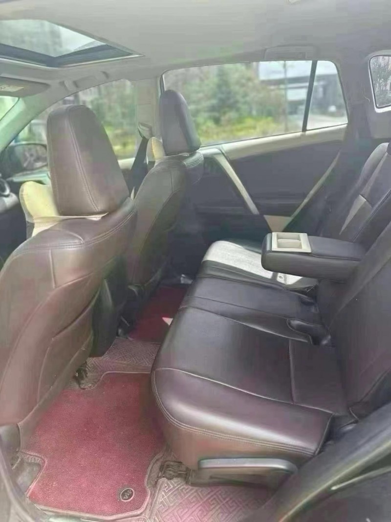 青岛15年丰田RAV46