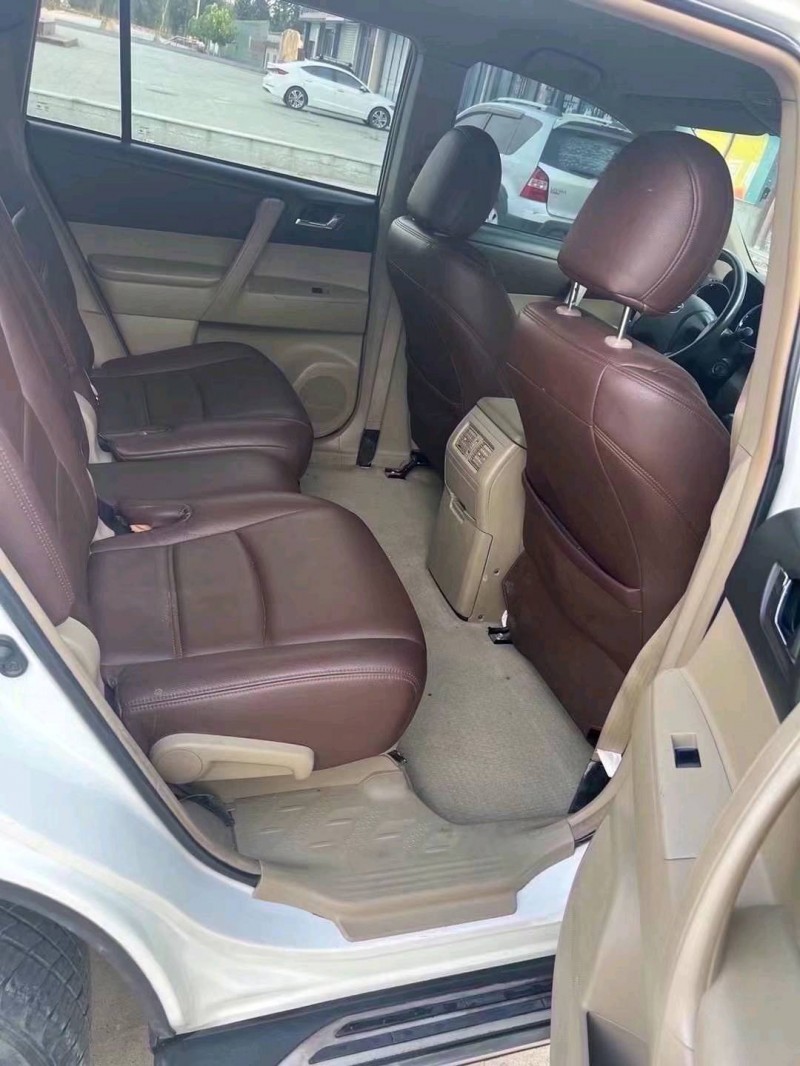 济南14年丰田汉兰达3