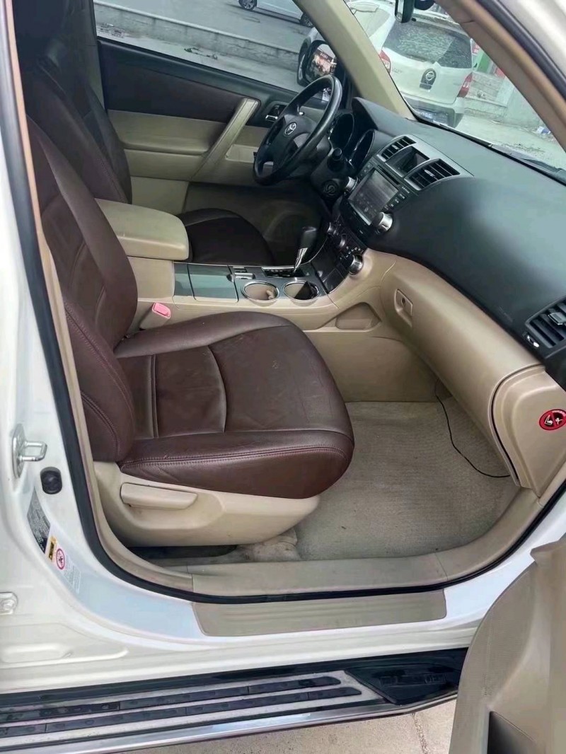 济南14年丰田汉兰达5