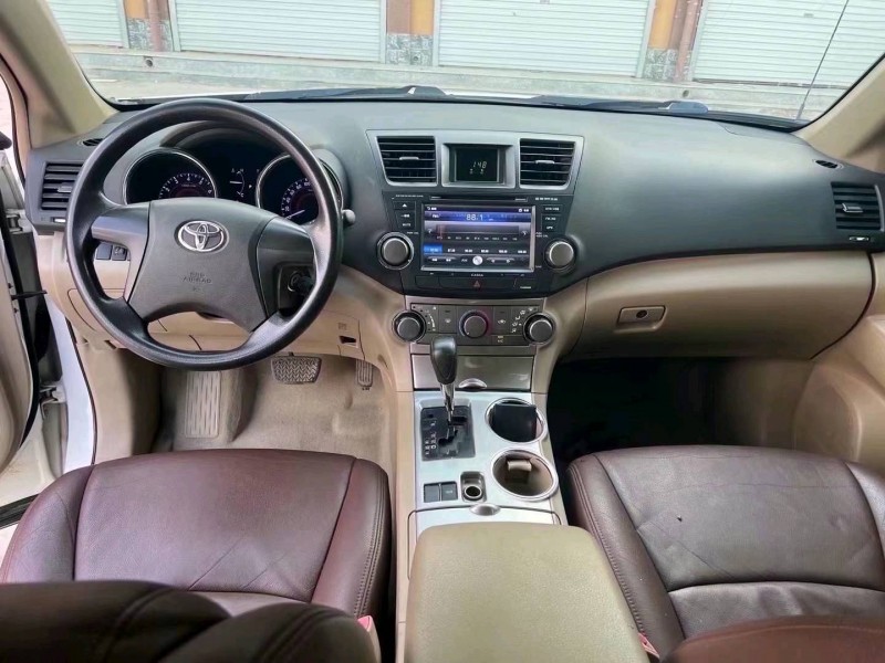 济南14年丰田汉兰达6