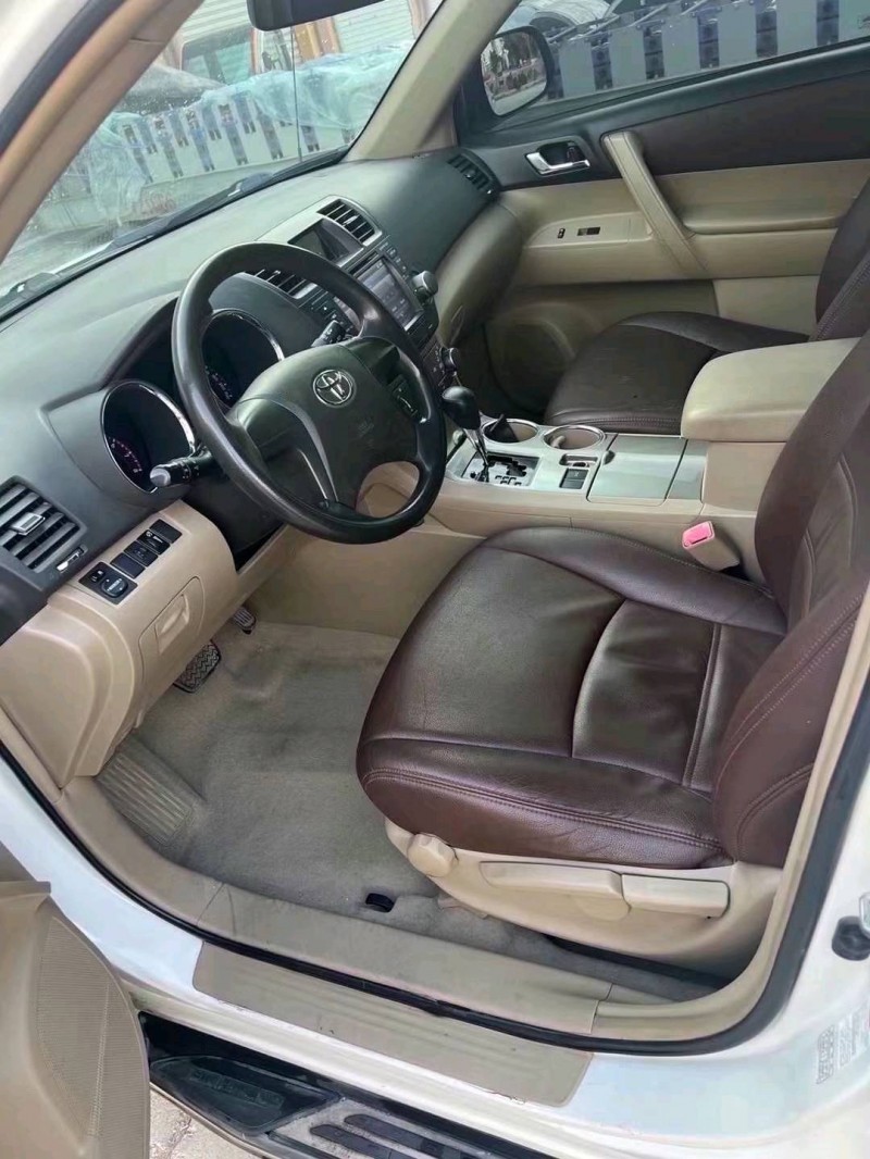 济南14年丰田汉兰达7
