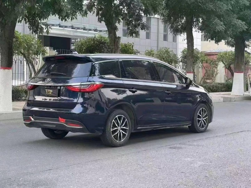 廊坊18年比亚迪宋9