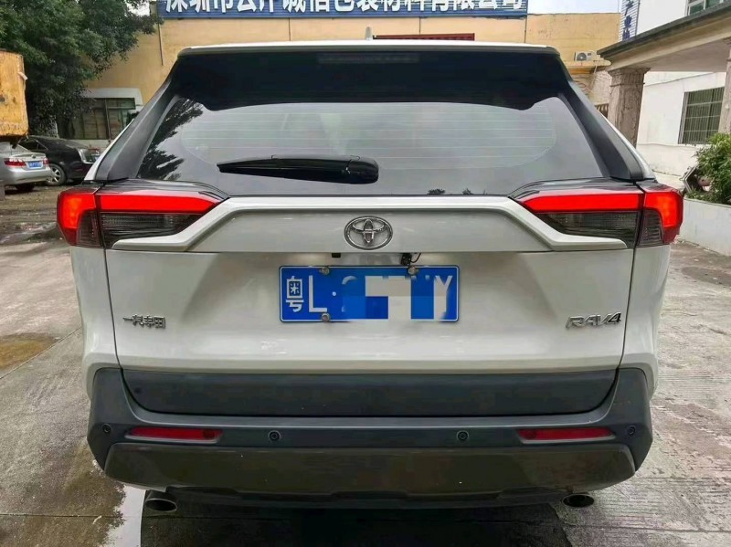 广州20年丰田RAV4荣放9