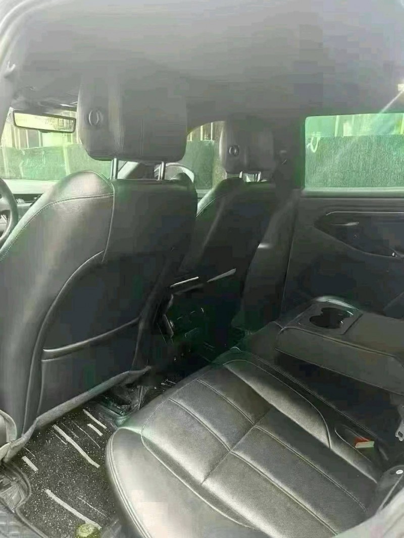 东营21年路虎极光2