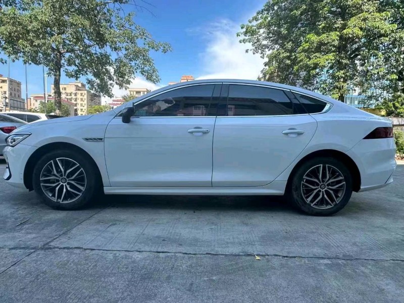 广州22年比亚迪秦7