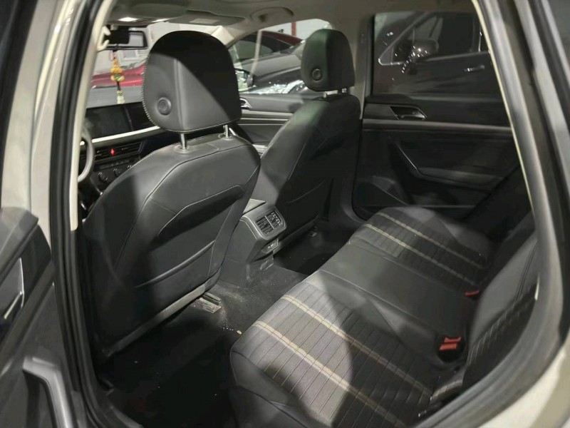 济南22年大众朗逸4