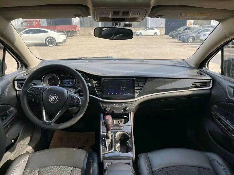 徐州17年别克威朗8