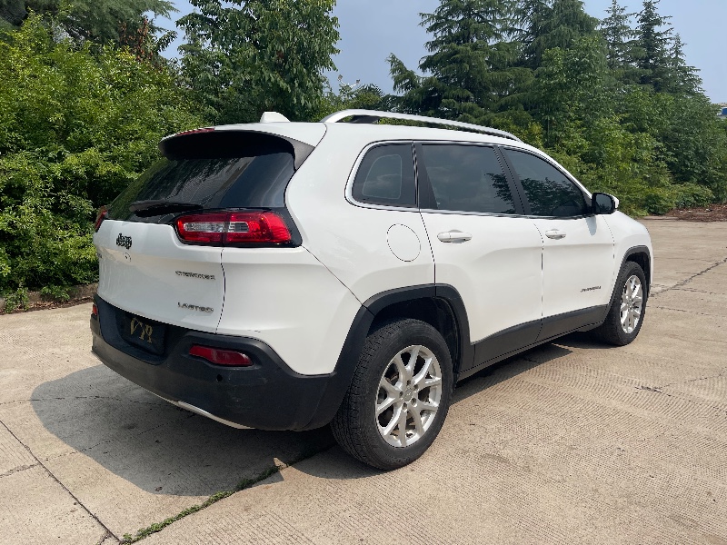 平頂山18年Jeep自由光9