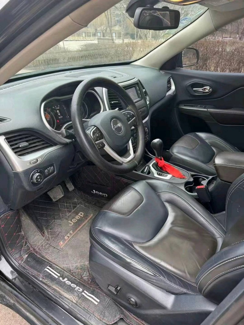 邢台17年Jeep自由光4